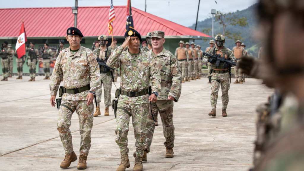 Militares de Estados Unidos y Perú durante una actividad conjunta de cooperación