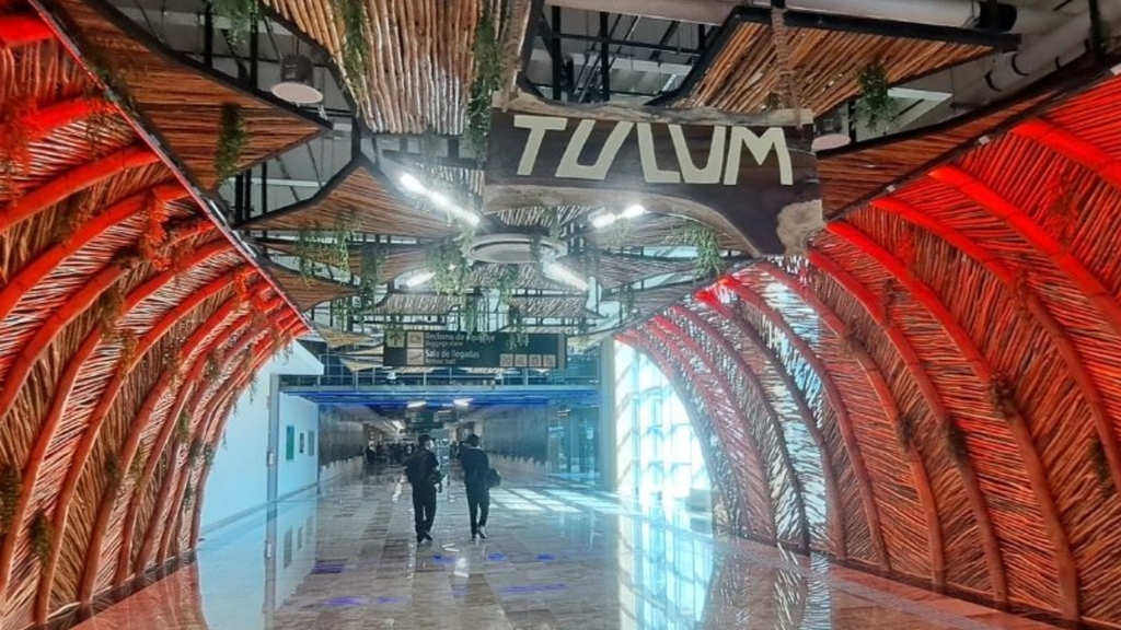 El Aeropuerto Internacional de Tulum es operado por Grupo Mundo Maya, empresa que seguiría vinculada a recursos federales durante 2027.