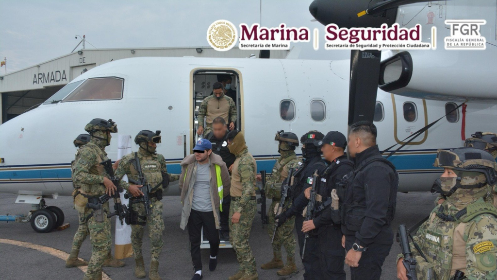 Autoridades federales trasladaron a Miguel Ángel Solano Ruiz después de su captura en Zapopan, Jalisco.