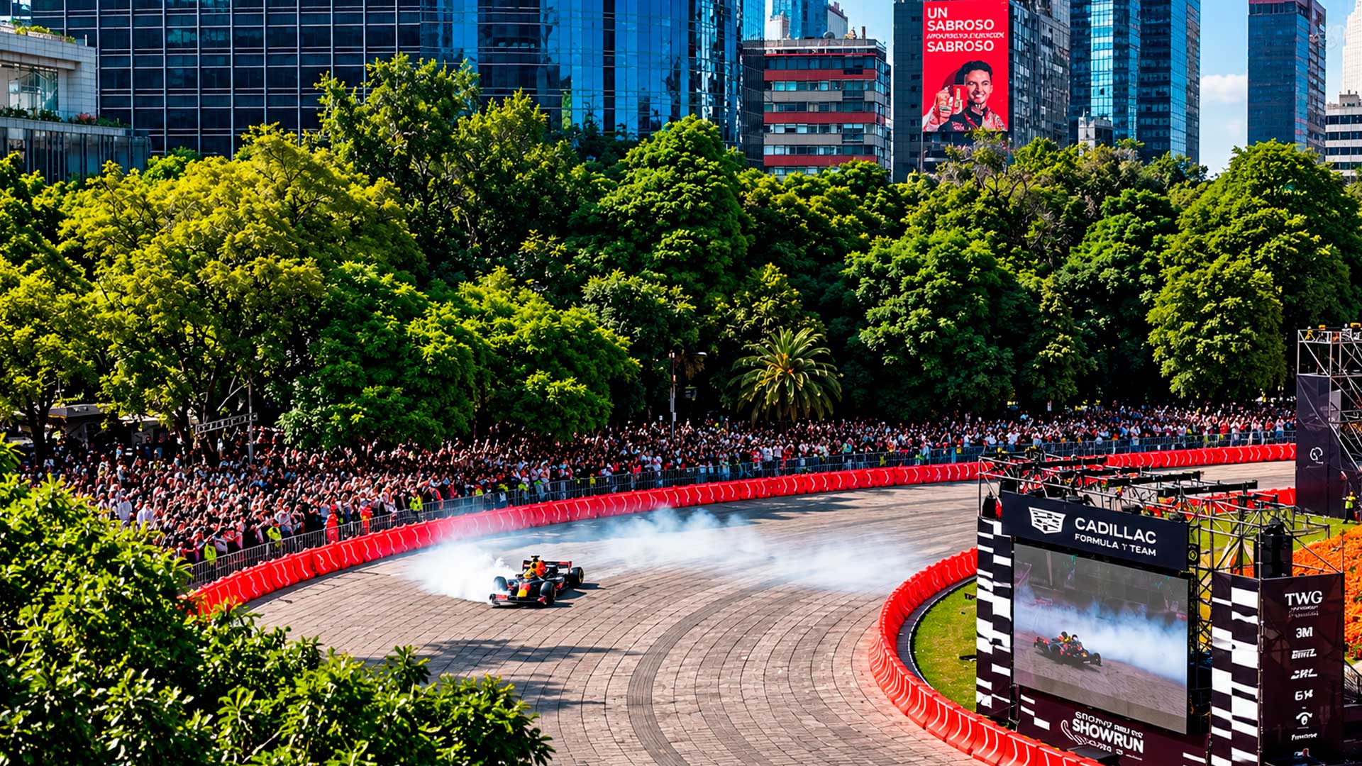 Checo Pérez hizo vibrar Paseo de la Reforma durante el Show Run de Cadillac, donde realizó maniobras y derrapes ante miles de aficionados que acudieron a verlo este 28 de octubre.