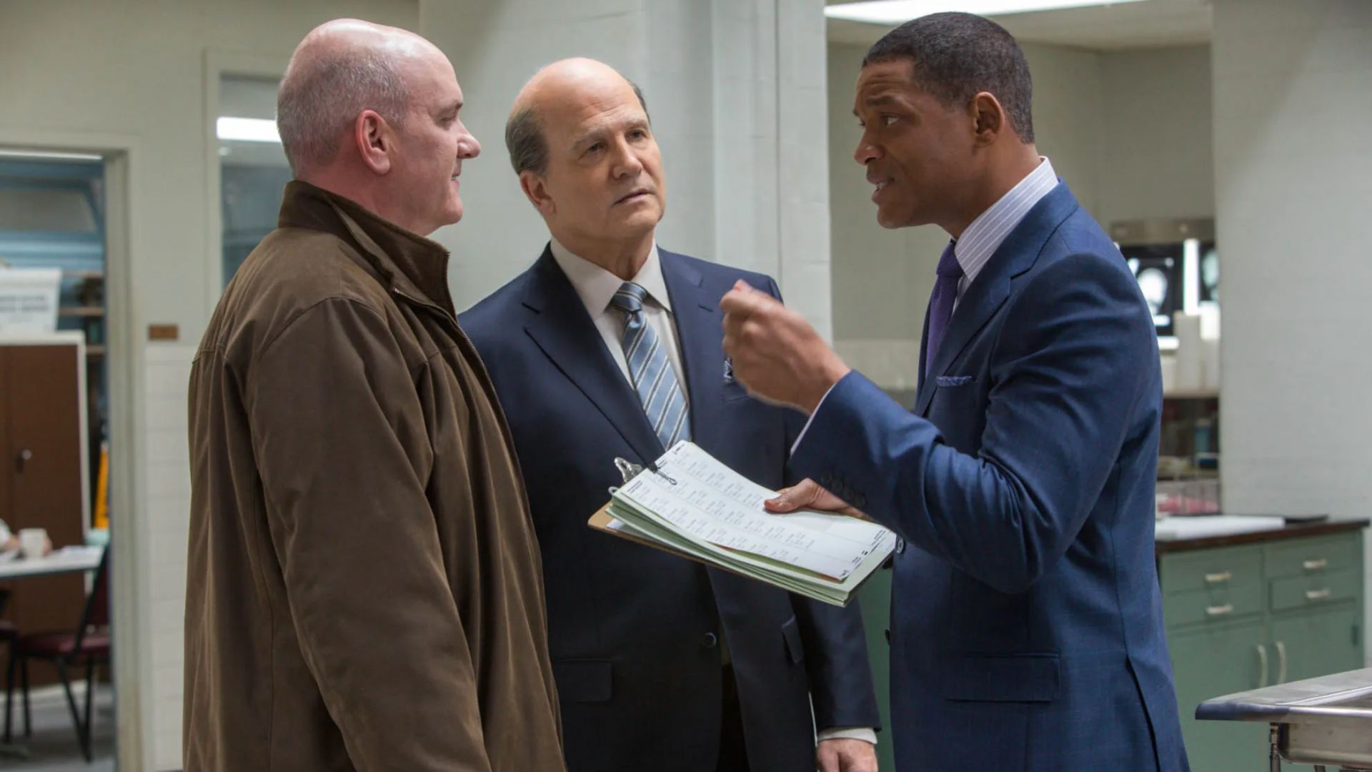Concussion, protagonizada por Will Smith, aborda las investigaciones sobre lesiones cerebrales en la NFL. Imagen: cortesía.