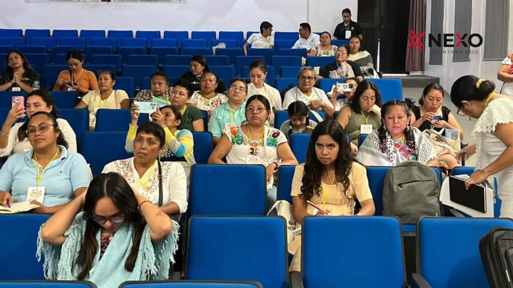 Mujeres participan en el encuentro que busca compartir conocimientos y experiencias sobre energía comunitaria y fortalecer los vínculos entre organizaciones y comunidades.