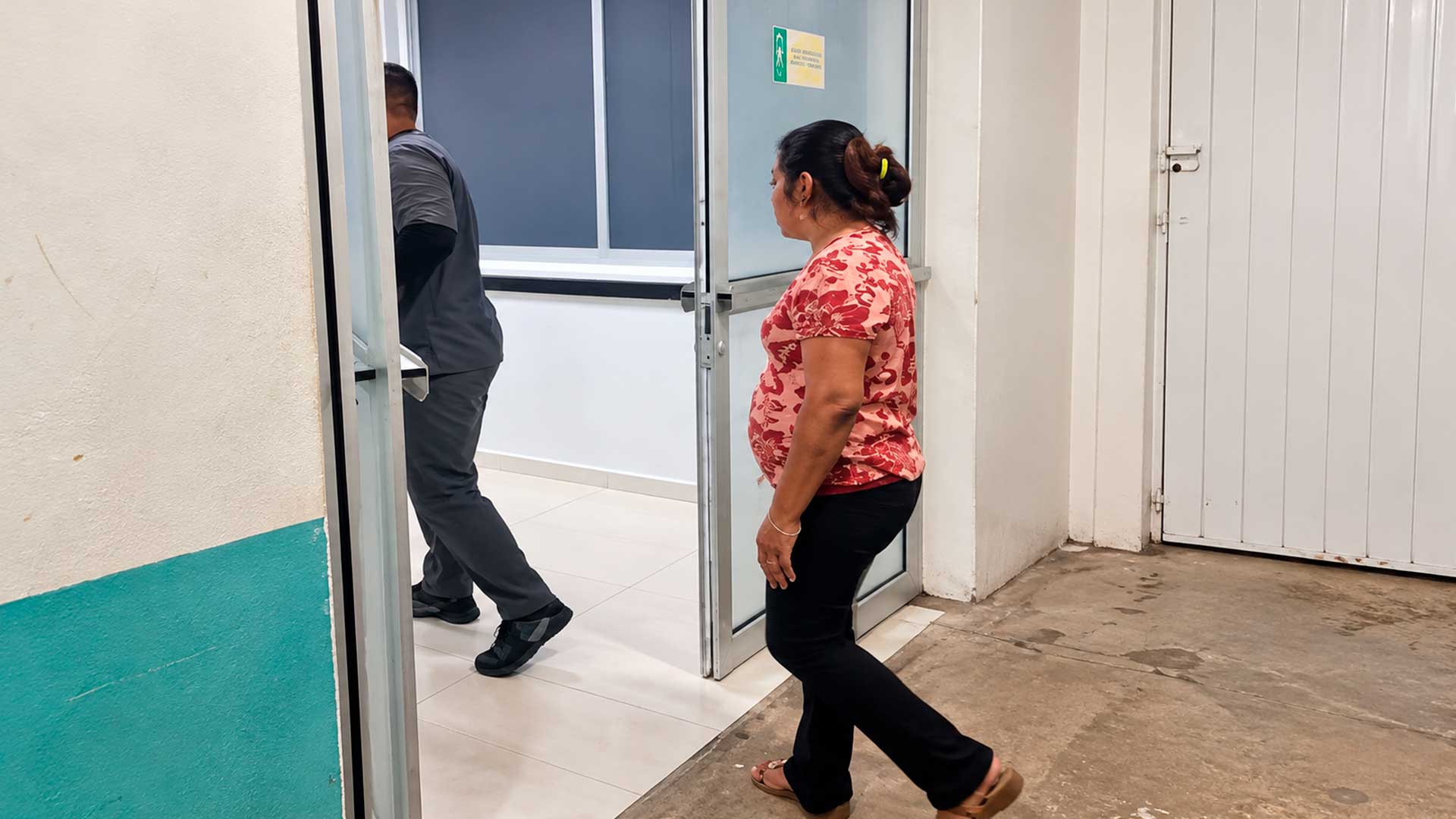 La atención médica recibida por una adolescente durante su embarazo es motivo de cuestionamientos familiares tras el fallecimiento de su bebé en Carrillo Puerto.