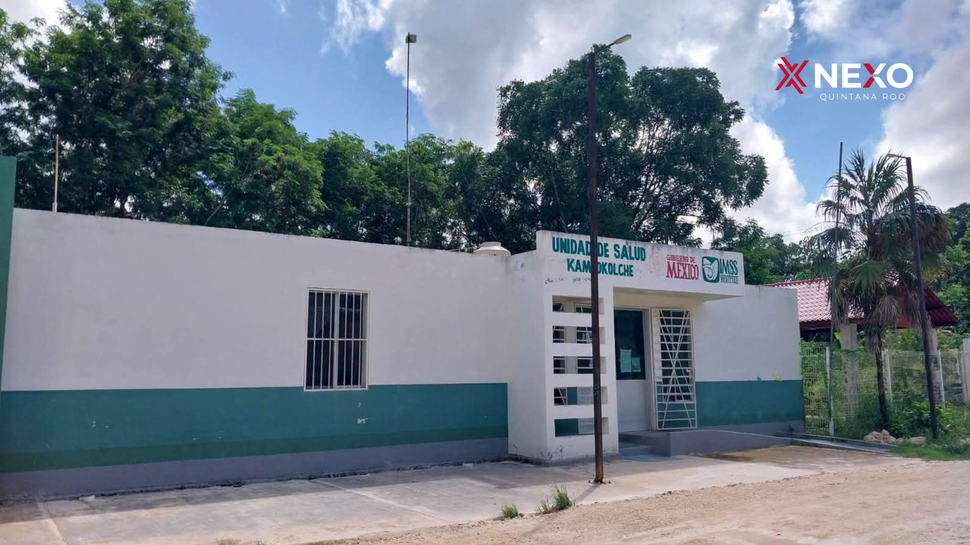 Fachada de un edificio de salud en Kampokolché, Felipe Carrillo Puerto, donde vecinos denuncian la falta de médico