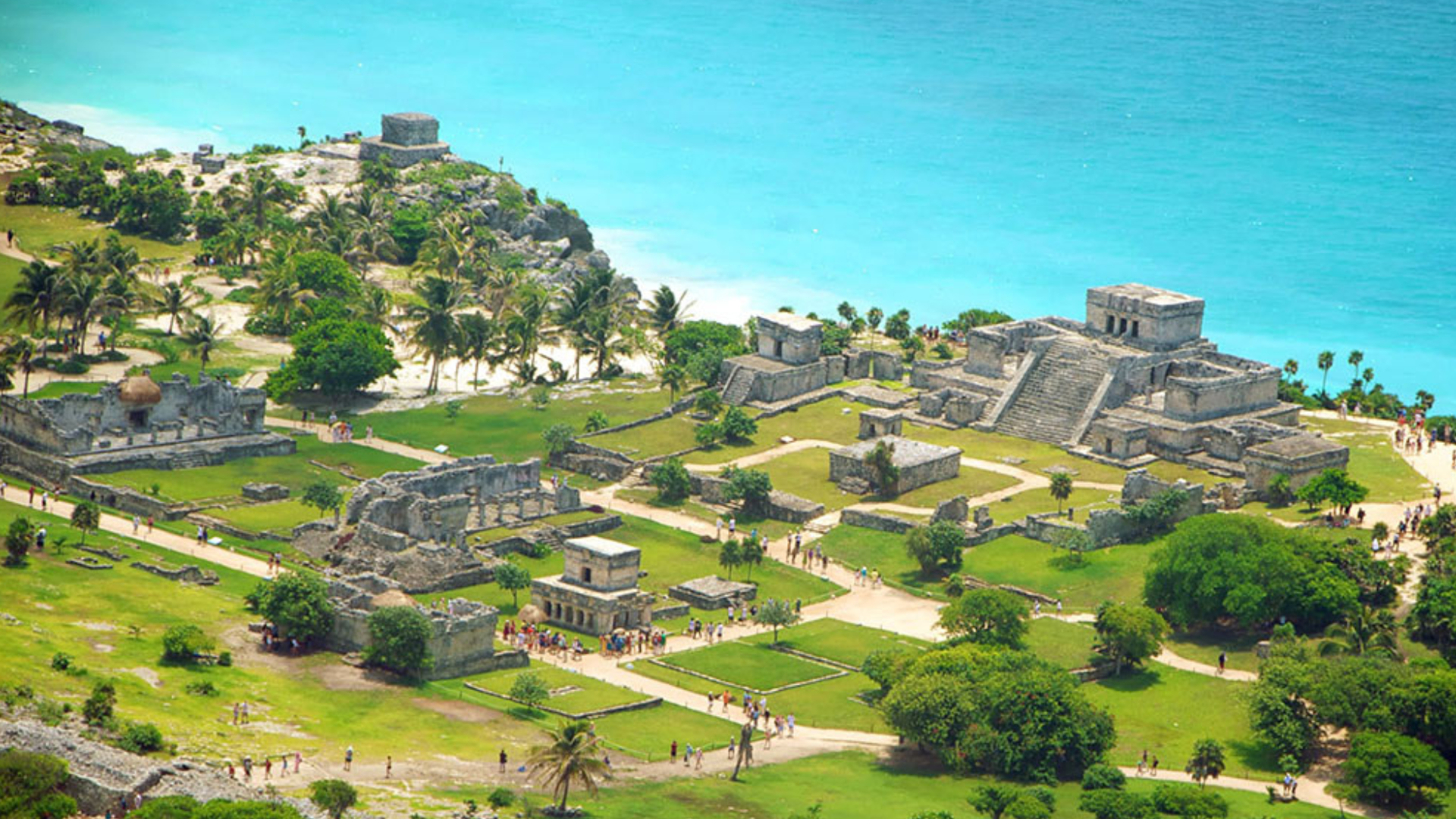 Tulum es uno de los cuatro Pueblos Mágicos de Quintana Roo y concentra la mayor actividad económica entre estos destinos turísticos.