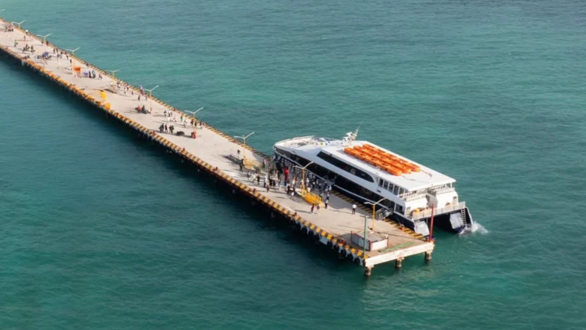 Xcaret Xailing reactivó el 26 de octubre su salida de las 6:30 de la mañana desde Cozumel hacia Playa del Carmen, después de suspender temporalmente el servicio.